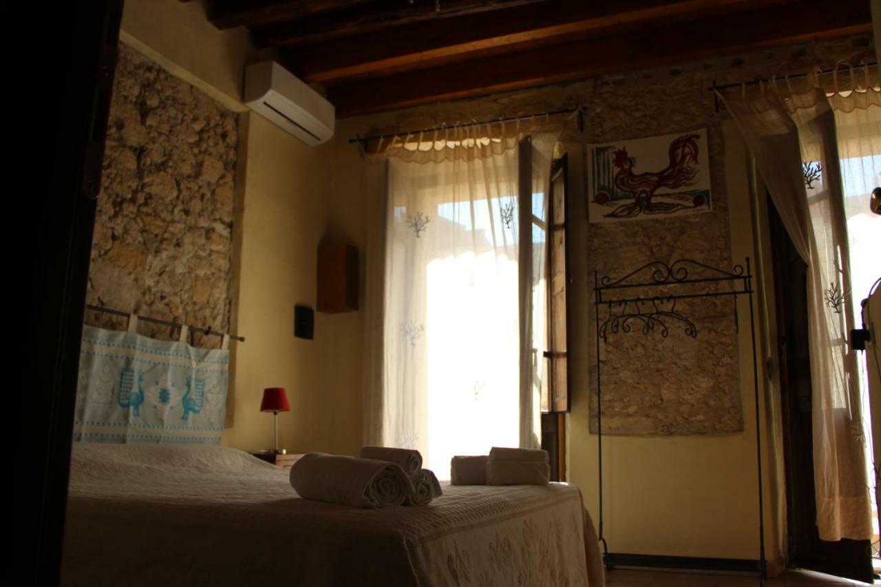 Guest house Sant Efisio Host *